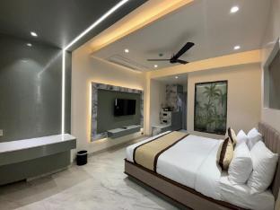 hotel raj hari palace