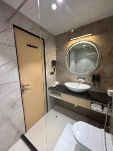 hotel raj hari palace