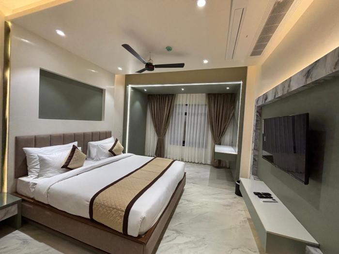 hotel raj hari palace