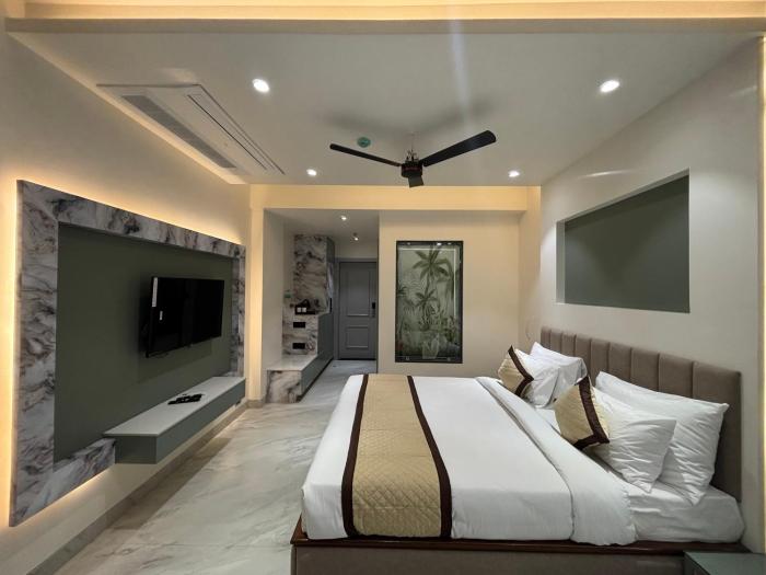 hotel raj hari palace