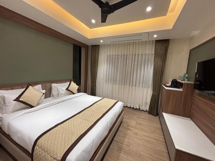 hotel raj hari palace