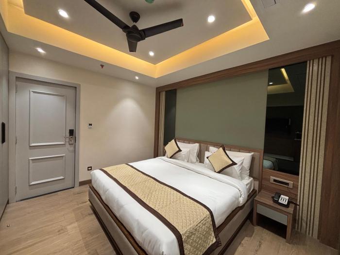 hotel raj hari palace