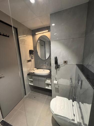 hotel raj hari palace