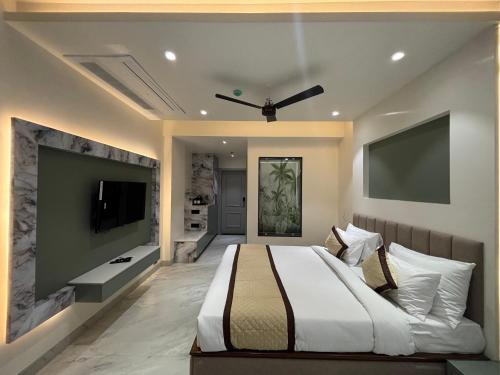 hotel raj hari palace