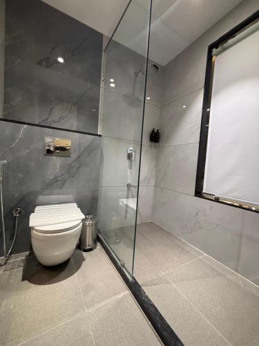 hotel raj hari palace