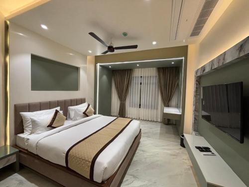 hotel raj hari palace