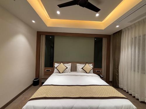 hotel raj hari palace