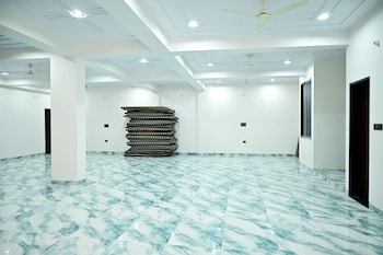 hotel paradise
