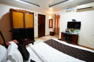 hotel rosewood retreat rv road