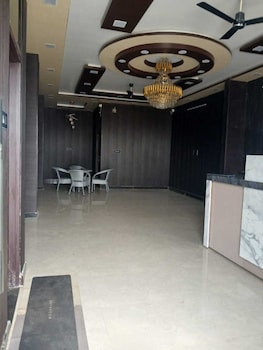 Hotel Shree Krishna Palace,,3 star