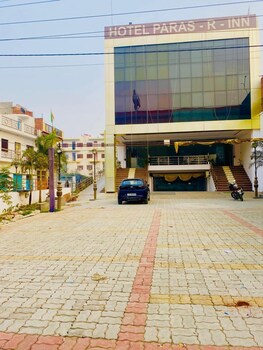 hotel paras r inn