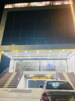 hotel paras r inn