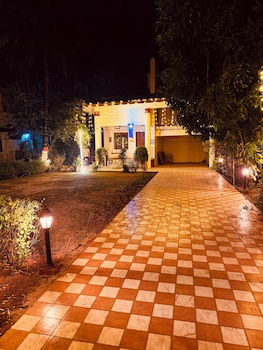 ishaan holiday resort