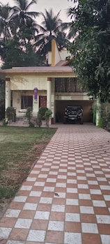 ishaan holiday resort