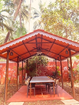 ishaan holiday resort