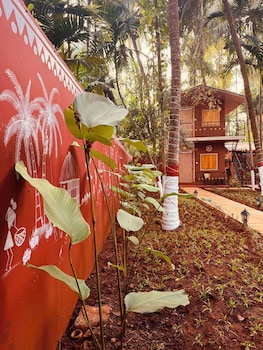 ishaan holiday resort