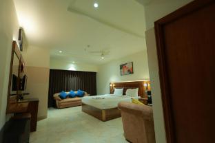 hotel svm grand ramanthapur