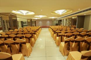 hotel svm grand ramanthapur