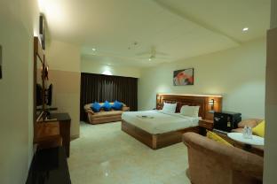 hotel svm grand ramanthapur
