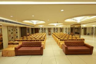 hotel svm grand ramanthapur