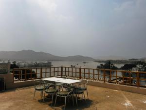 sadri haveli heritage stay by the lake