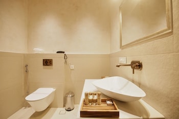 Sadri Haveli - Heritage Stay By The Lake,,3 star