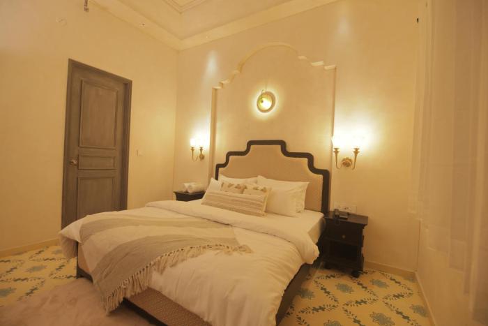 sadri haveli heritage stay by the lake