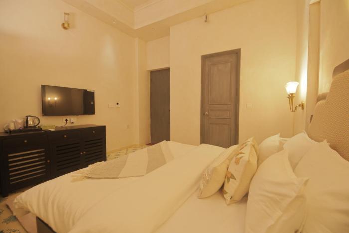 sadri haveli heritage stay by the lake