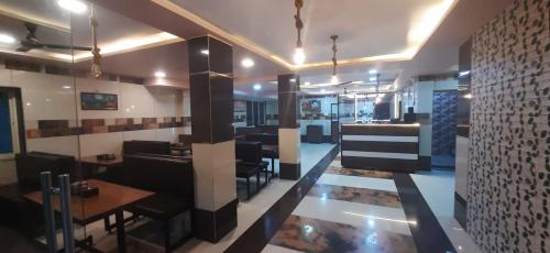 Hotel Radhakrishna,,4 star