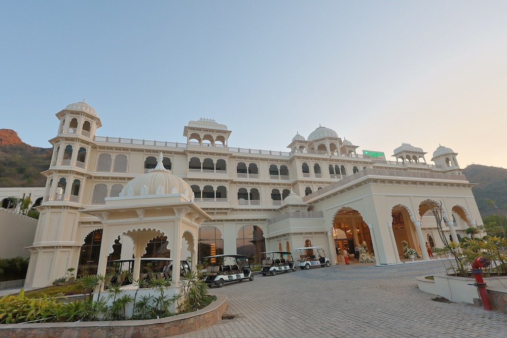 wyndham garden udaipur bhuwana