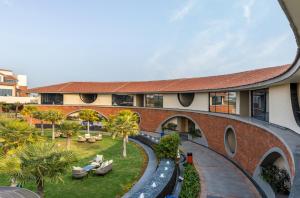 the aaureum resort and international convention centre
