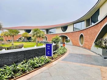 the aaureum resort and international convention centre