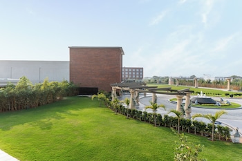 the aaureum resort and international convention centre