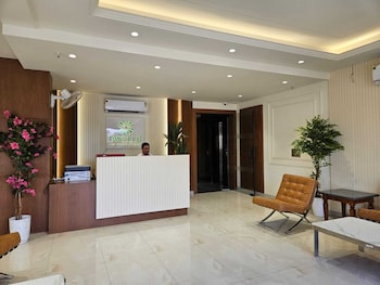 Dwellr Luxury Stays,,3 star