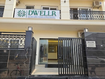 Dwellr Luxury Stays,,3 star