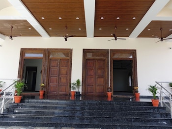 Nagarathar Nest,,2 star