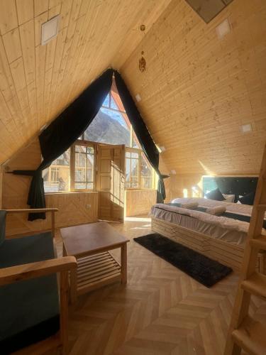 the grand lamkhaga by mountain bee