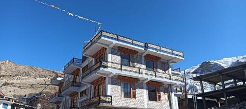 the grand lamkhaga by mountain bee