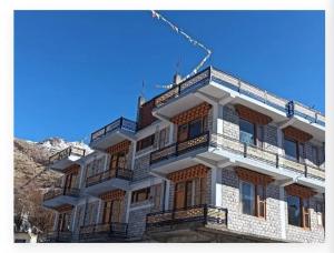 the grand lamkhaga by mountain bee