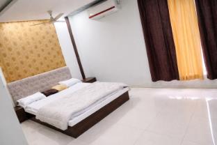 the golden wings hotel