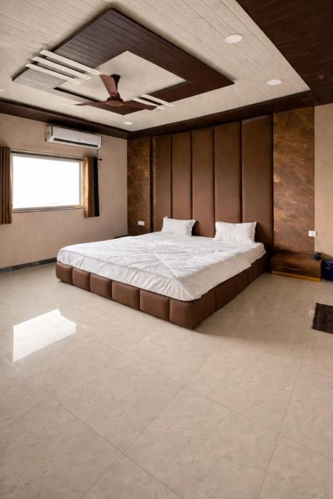 the golden wings hotel