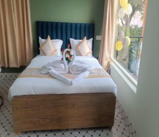 royal resort siyana