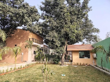 Royal Resort Siyana,,2 star