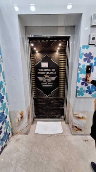 Pooth Haveli,,3 star