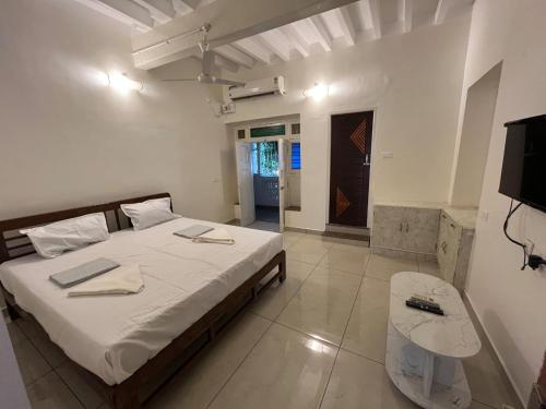 auro mithra heritage stay
