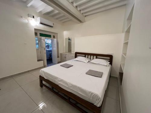 auro mithra heritage stay