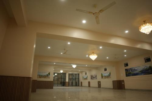 hotel jasraj inn
