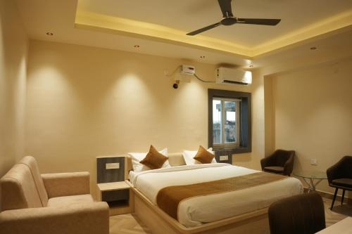 hotel jasraj inn
