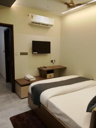 Hotel Sky Inn,,3 star