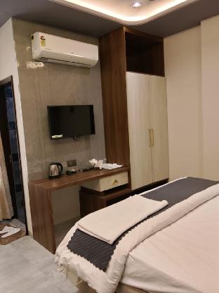 Hotel Sky Inn,,3 star